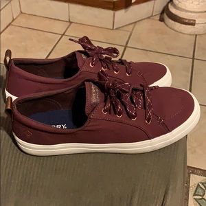 Sperry maroon sneakers